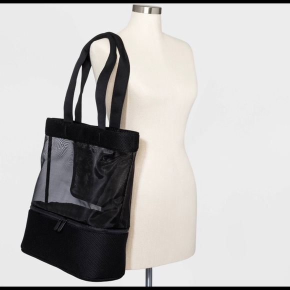 Mesh Beach Bag! Excellent NEW Condition - Picture 2 of 4